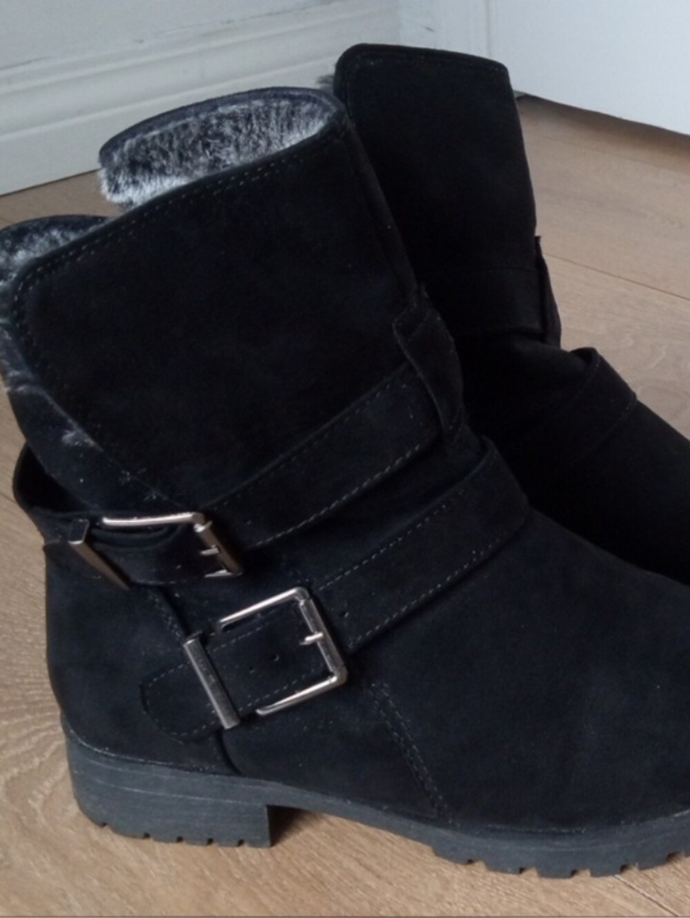 Brash Black Faux-Fur Lined Boot